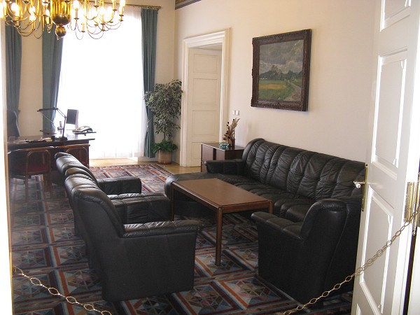 img00018.jpg