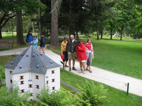 img00027.jpg